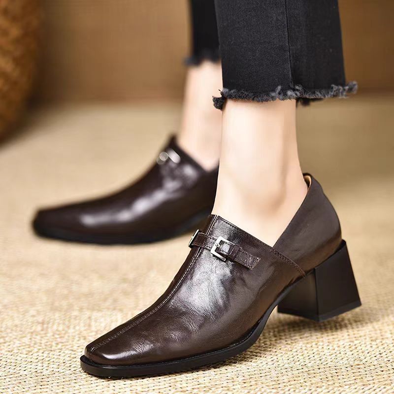 Women'S Fashion Trends Autumn 2025 - Scarpe da donna con tacco alto